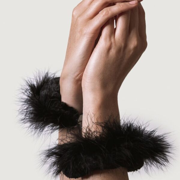 ADRIEN LASTIC - MENOTTES EN MÉTAL À PLUMES NOIRES - – Image 2