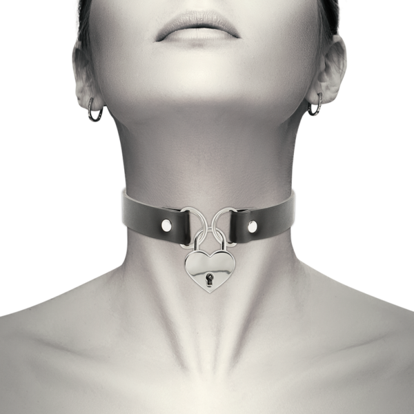 COQUETTE - CHIC DESIRE COLLIER EN CUIR VEGAN AVEC ACCESSOIRE COEUR AVEC CL? - – Image 2