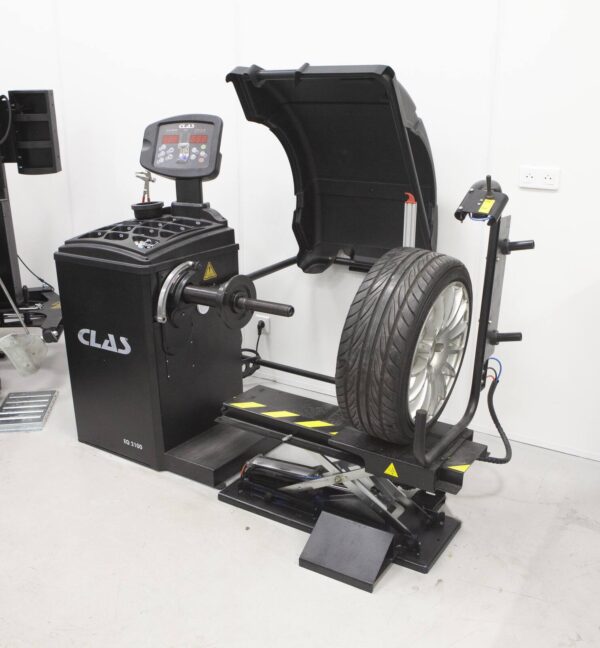 Lève roue semi-automatique pneumatique pour équilibreuse, démonte pneus - EQ 0000 - CLAS Equipements – Image 2