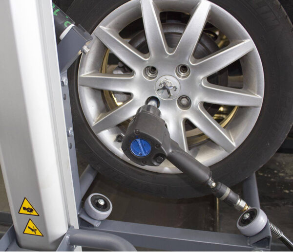 Lève roues électrique rechargeable capacite max. 60kg - OE 9000 - CLAS Equipements – Image 3