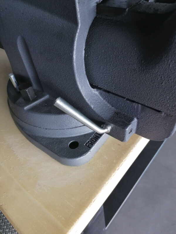 Etau mors paralleles 205mm approche rapide prise tube - OM 4068 - CLAS Equipements – Image 2