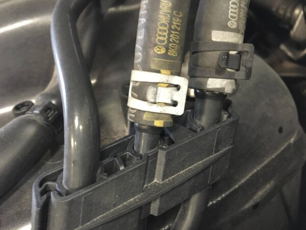 Pince pour colliers de durites carburant VAG - OM 9414 - CLAS Equipements – Image 3