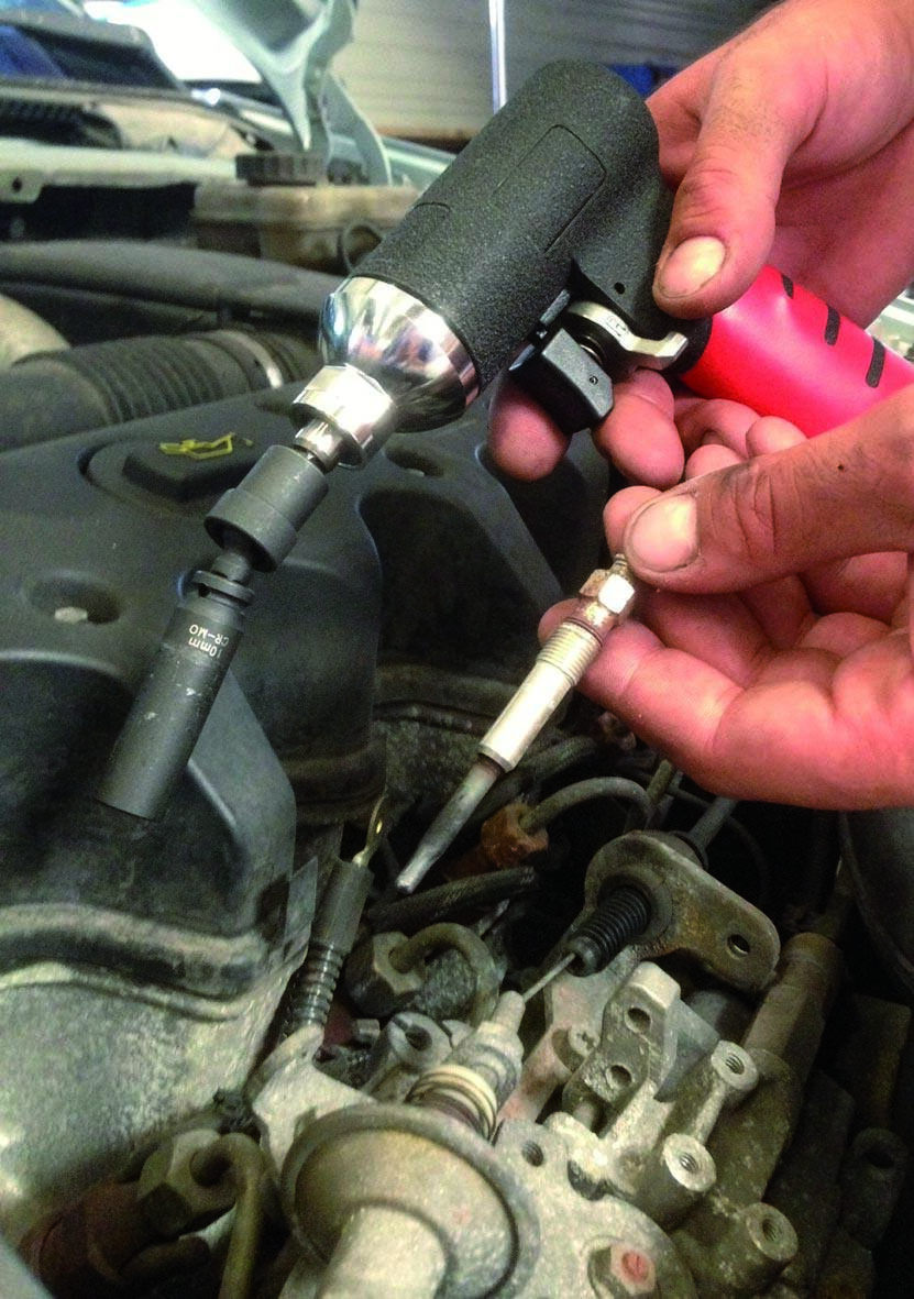Clé à vibration 1/4" pneumatique pour bougies préchauffage  - OP 1404 - CLAS Equipements – Image 2