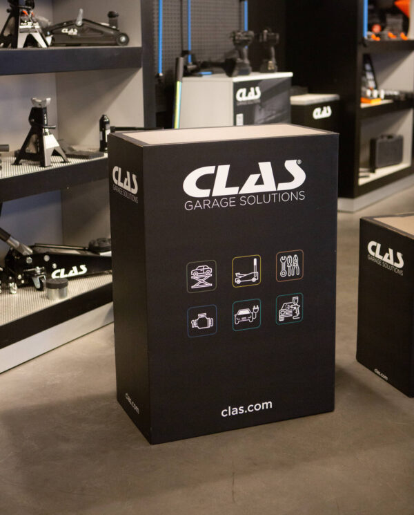 Presentoir podium carton alveolaire 700x400x1000Presentoir podium carton alveolaire 700x400x1000- PR 3500 - CLAS Equipements