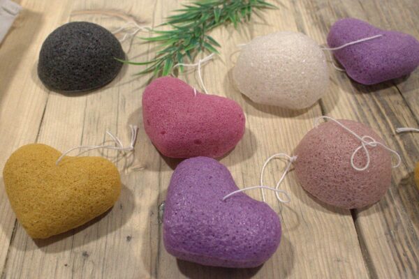 Éponge Coeur Konjac - Pêche- Vendu par 1 – Image 2