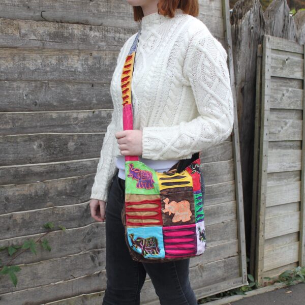 Sac Sling Ethnique - Chocolat / Éléphant- Vendu par 1 – Image 2