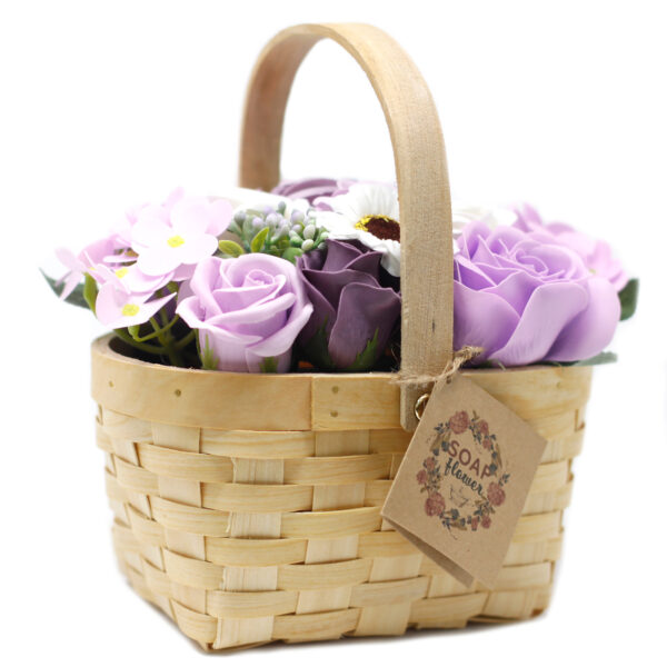 Grand bouquet de lilas dans un panier en osier- Vendu par 1