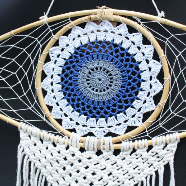 Protection Dream Cather - Lrg Macrame Eye Blanc/ Bleu/Gris- Vendu par 1 – Image 2