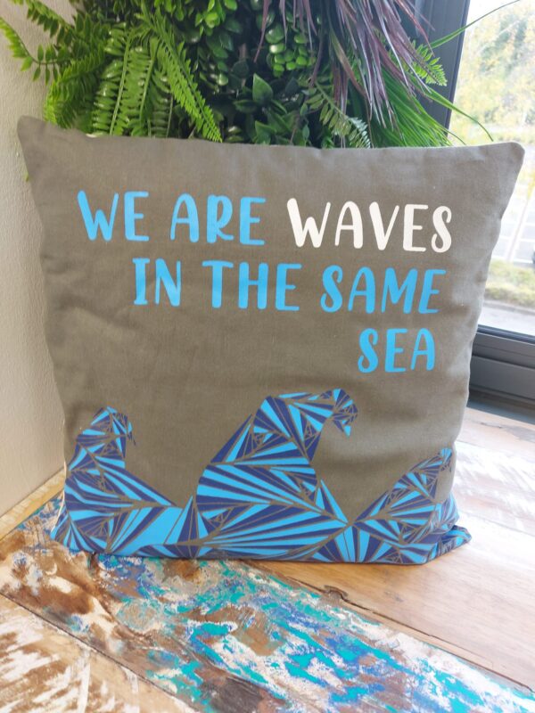 Housse de Coussin en Coton Imprimé - We are Waves - Gris- Vendu par 1 – Image 2