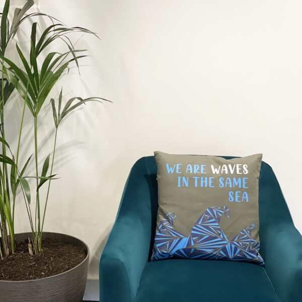 Housse de Coussin en Coton Imprimé - We are Waves - Gris- Vendu par 1 – Image 4