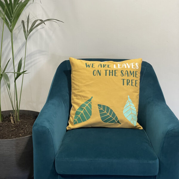 Housse de Coussin en Coton Imprimé - We are Leaves - Jaune- Vendu par 1 – Image 4