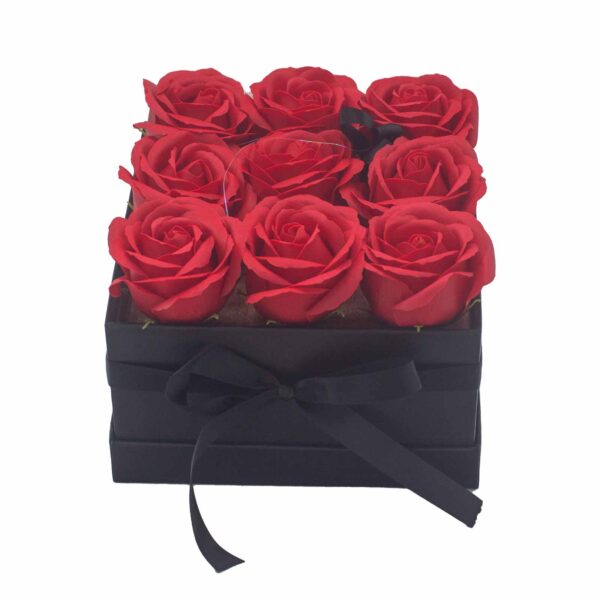 Bouquet cadeau de fleurs de savon - 9 roses rouges - Carré- Vendu par 1