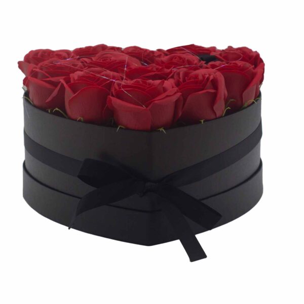 Bouquet cadeau de fleurs de savon - 13 roses rouges - Coeur- Vendu par 1 – Image 4