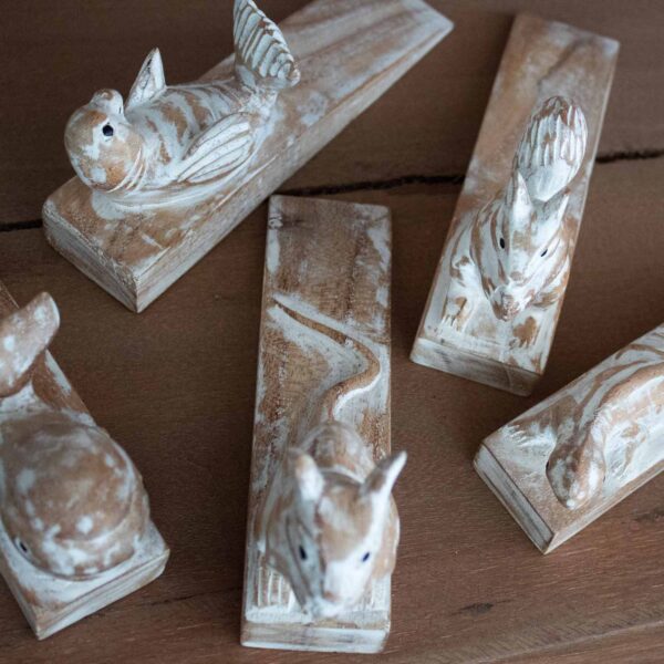 Cale-porte sculptée à la main - Chaton- Vendu par 1 – Image 4