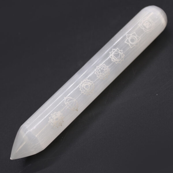 Baguette de sélénite - (Pointe à une extrémité) 7 Chakra (14-16 cm)- Vendu par 1 – Image 3