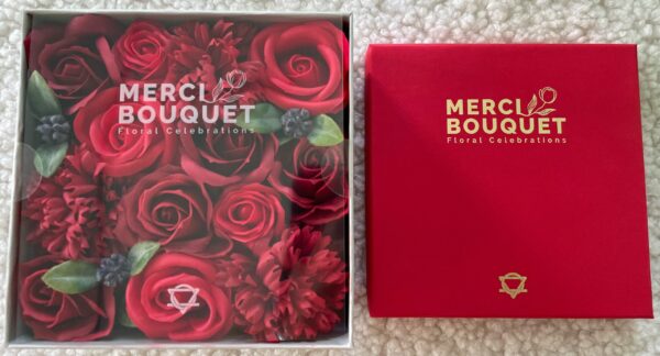Boîte Carrée - Roses Rouges Classiques- Vendu par 1