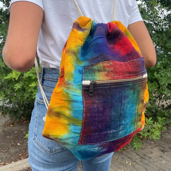 Sac à cordes en chanvre tiedye- Vendu par 1 – Image 3