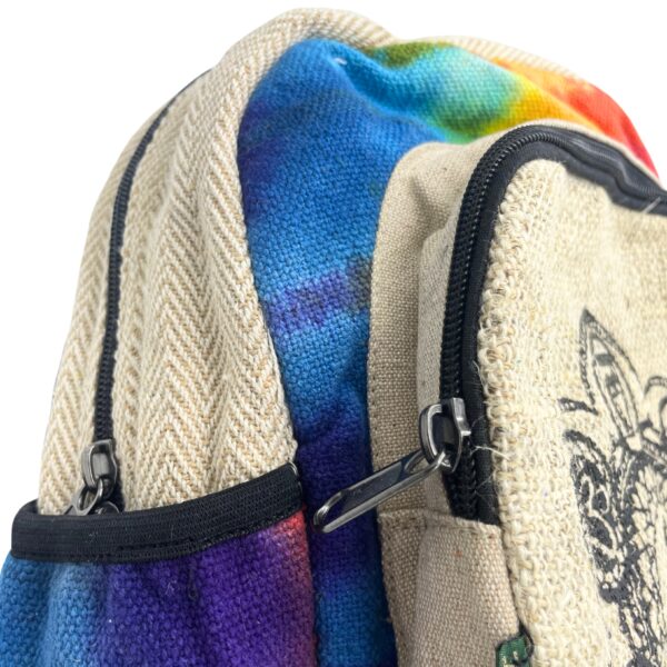 Sac à dos moyen en chanvre Tiedye - 7 Chakra- Vendu par 1 – Image 3