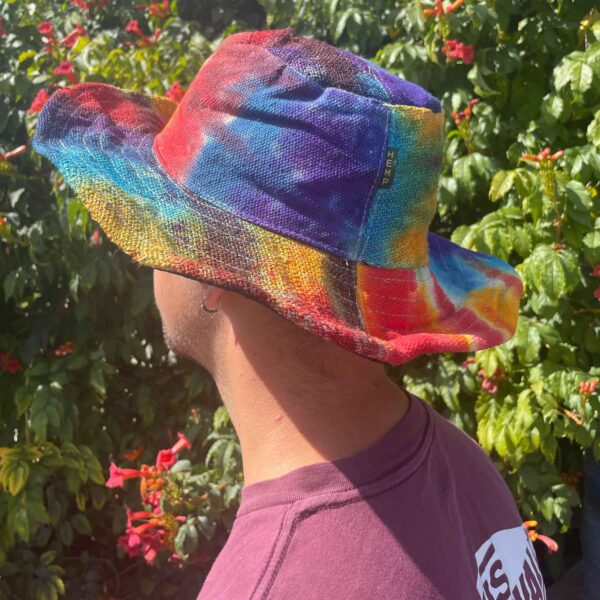 Chapeau de festival Boho en chanvre et coton patché et câblé - Tiedye- Vendu par 1 – Image 2
