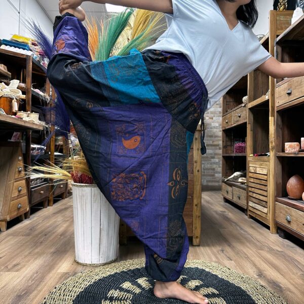 Pantalon de yoga et de festival - Aladdin Himalayan Print sur violet- Vendu par 1