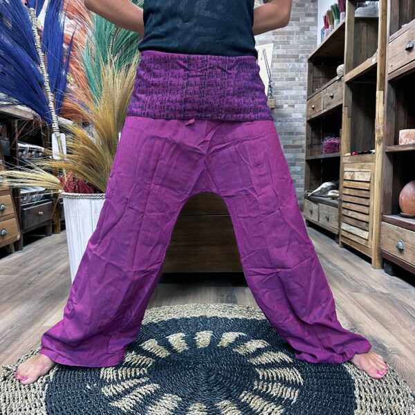 Pantalons de yoga et de festival - Mantra de mandala de pêcheur thaïlandais sur violet- Vendu par 1 – Image 4
