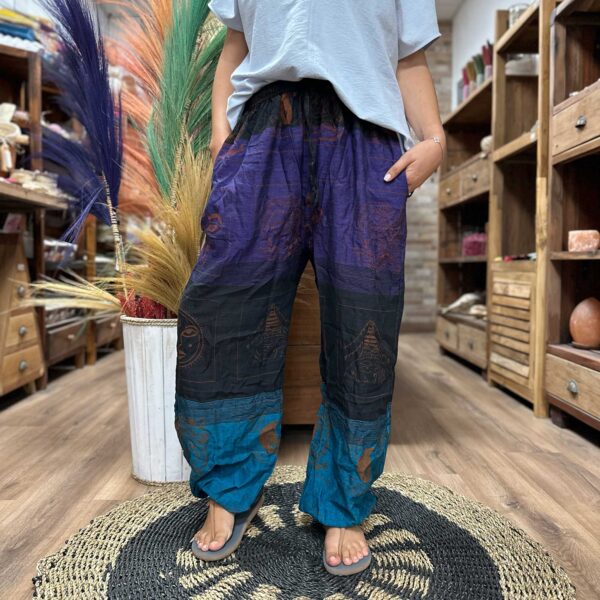 Pantalons de yoga et de festival - High Cross Himalayan Print sur violet- Vendu par 1 – Image 3