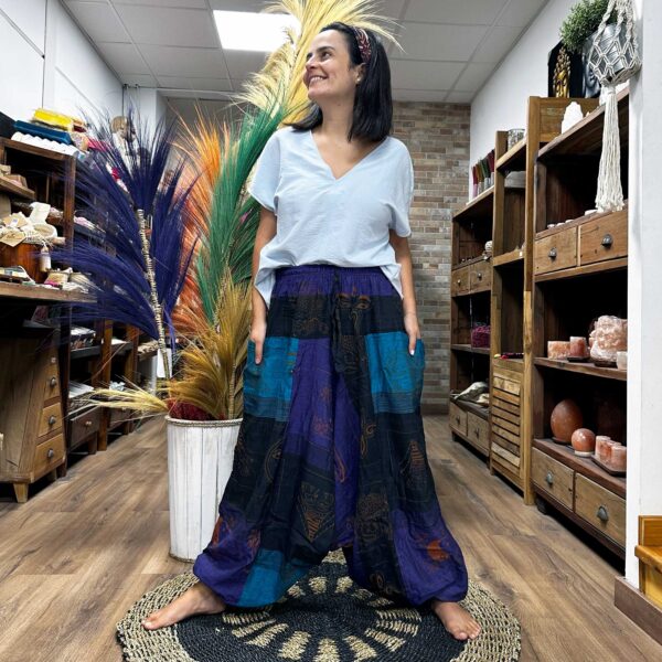 Pantalon de yoga et de festival - Aladdin Himalayan Print sur violet- Vendu par 1 – Image 2