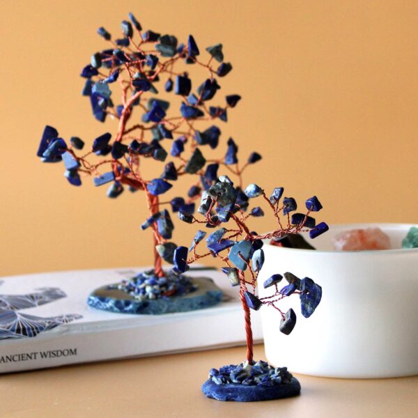 Arbre à pierres précieuses - Sodalite sur base d'agate bleue (35 pierres)- Vendu par 1 – Image 2