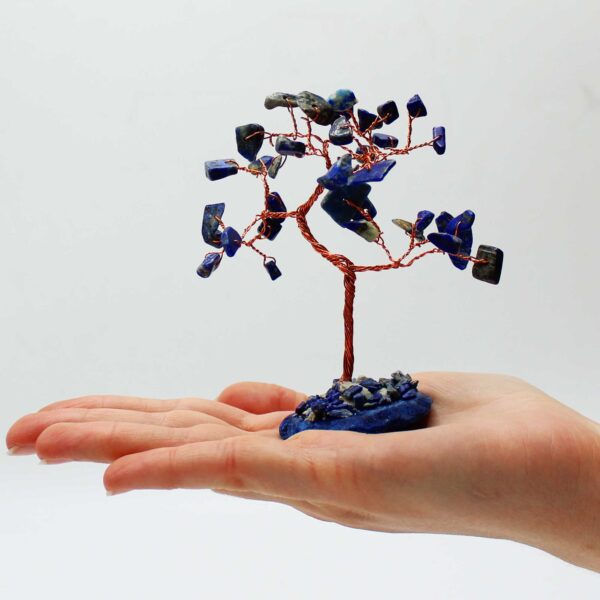 Arbre à pierres précieuses - Sodalite sur base d'agate bleue (35 pierres)- Vendu par 1 – Image 4