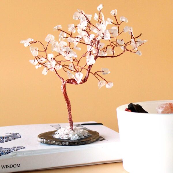 Arbre de pierres précieuses Lrg - Quartz de roche sur base d'agate noire (100 pierres)- Vendu par 1