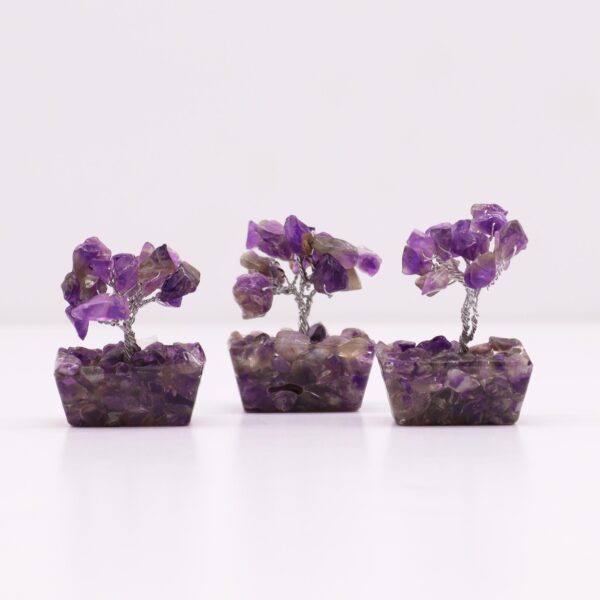 Mini arbres de pierres précieuses sur base d'orgonite - Améthyste (15 pierres)- Vendu par 1 – Image 2