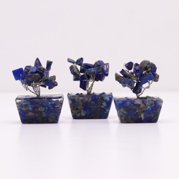 Mini arbres de pierres précieuses sur base d'orgonite - Sodalite (15 pierres)- Vendu par 1 – Image 2