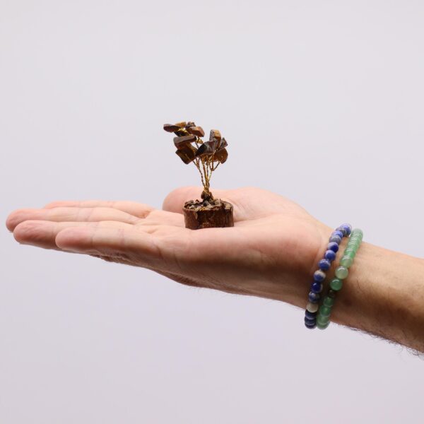Mini arbres de pierres précieuses sur socle en bois - Oeil de tigre (15 pierres)- Vendu par 1 – Image 4