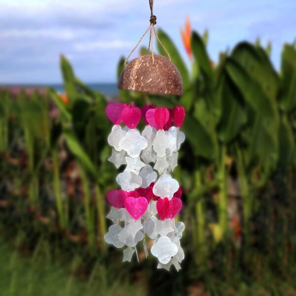 Carillons éoliens en noix de coco et Capiz - Formes mixtes roses et blanches - 35 cm- Vendu par 1 – Image 3