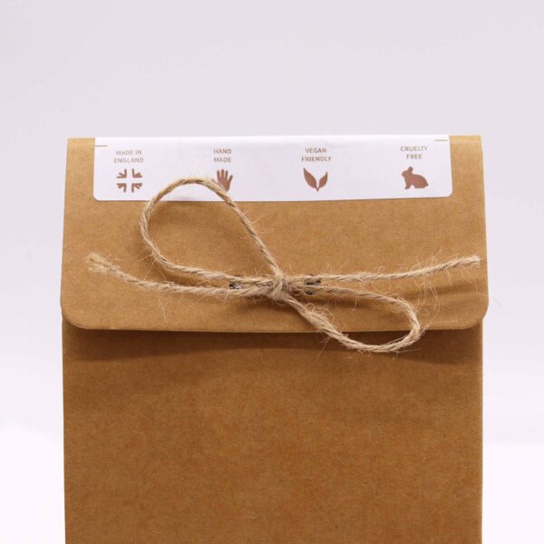 Chill Pills Coffret Cadeau 350g - Ylang & Patchouli- Vendu par 1 – Image 3