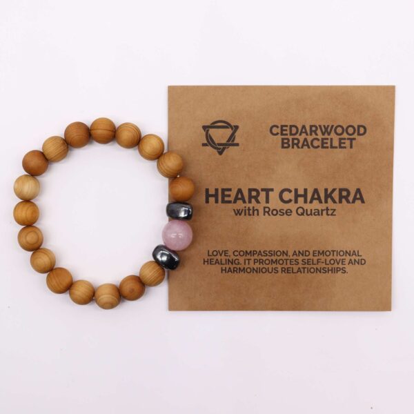 Bracelet chakra coeur en bois de cèdre avec quartz rose- Vendu par 1 – Image 2