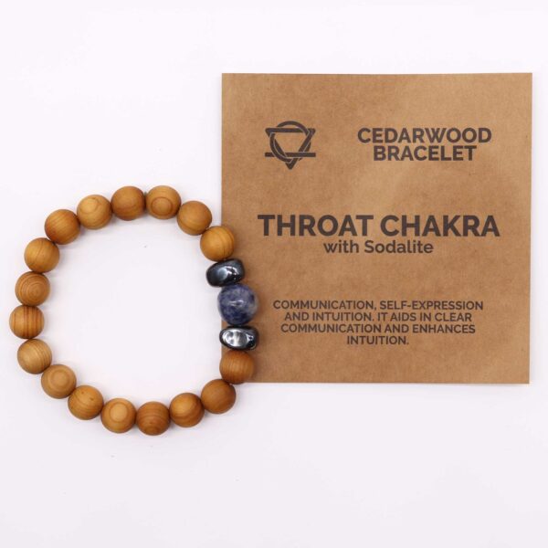 Bracelet chakra de la gorge en bois de cèdre avec sodalite- Vendu par 1 – Image 2
