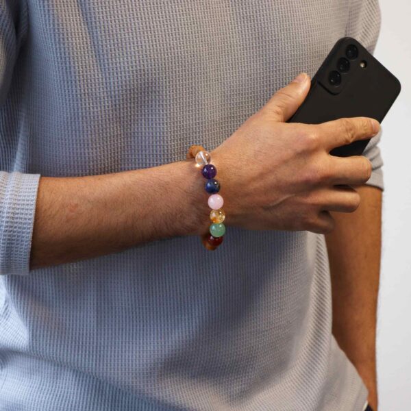 Bracelet en bois de cèdre et sept chakras- Vendu par 1 – Image 3