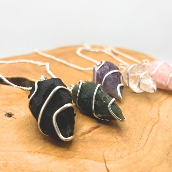 Pendule de pierres précieuses brutes - Quartz rose- Vendu par 1 – Image 3