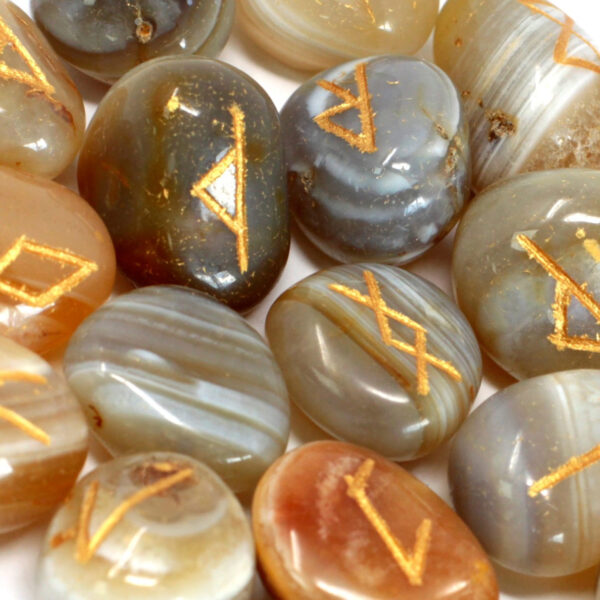 Ensemble de pierres runiques dans une pochette - Agate à bandes- Vendu par 1 – Image 2