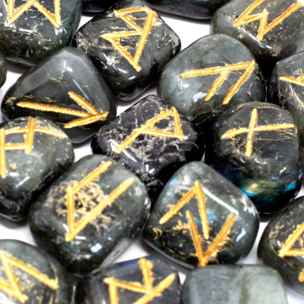 Ensemble de pierres runiques dans une pochette - Labradorite- Vendu par 1 – Image 2