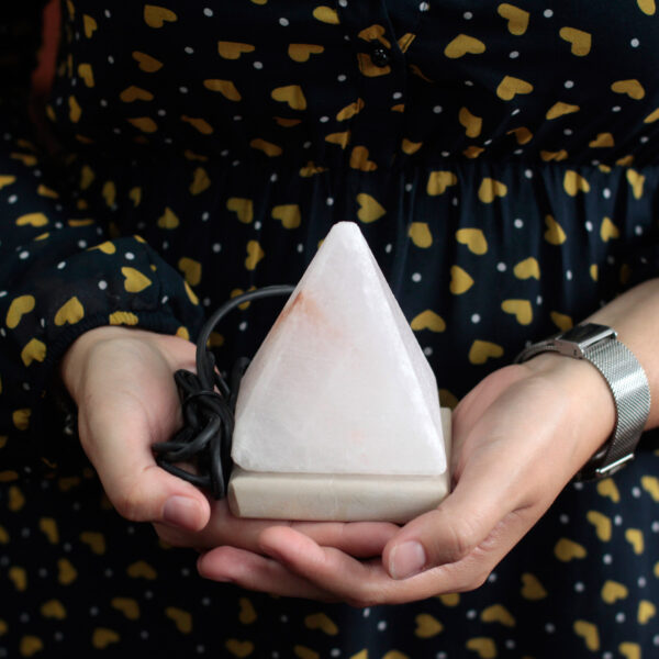 Lampe à sel USB Pyramid BLANCHE de qualité - 9 cm (multi)- Vendu par 1 – Image 3