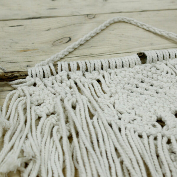 Tenture murale en macramé - Maison et coeur- Vendu par 1 – Image 4