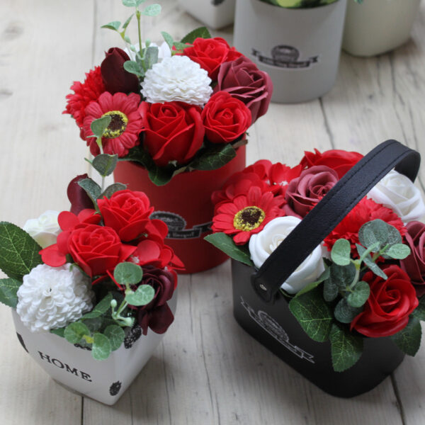Bouquet Petite Panier - Rouges Riches- Vendu par 1 – Image 3