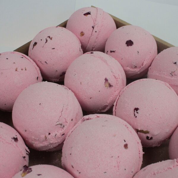 Bombe de bain rose et pétales- Vendu par 16 – Image 2