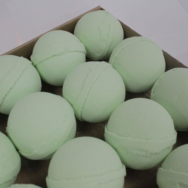 Bombe de bain à l'eucalyptus citronné- Vendu par 16 – Image 2