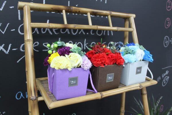 Bouquet de Fleurs de Savon - Rose Rouge & Oeillet- Vendu par 1 – Image 4