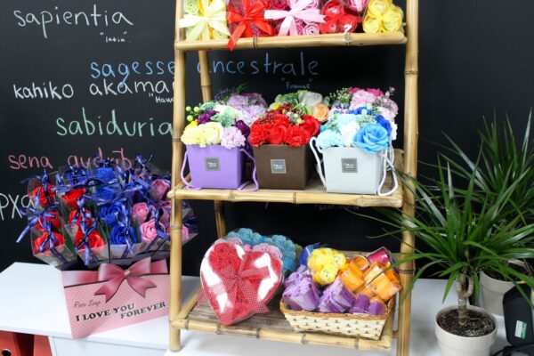 Lot de 9 Boîtes à Fleurs à Savon - Roses Pêche- Vendu par 1 – Image 4