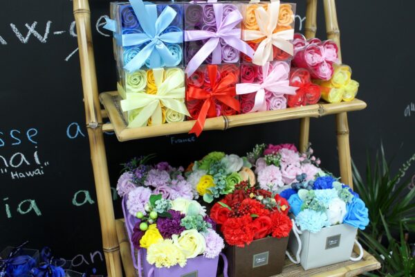 Lot de 9 Fleurs à Savon - Roses Rouges- Vendu par 1 – Image 3
