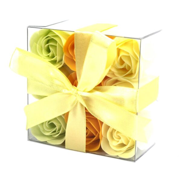 Ensemble de 9 fleurs de savon - Roses de printemps- Vendu par 1